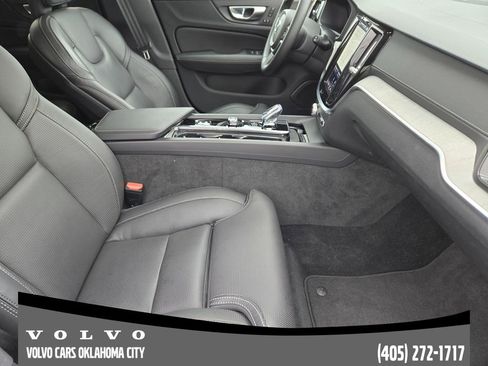 Certified 2025 Volvo V60 B5 Cross Country Ultra AWD/4WD image 11