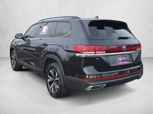 Certified 2025 Volkswagen Atlas SE image 5