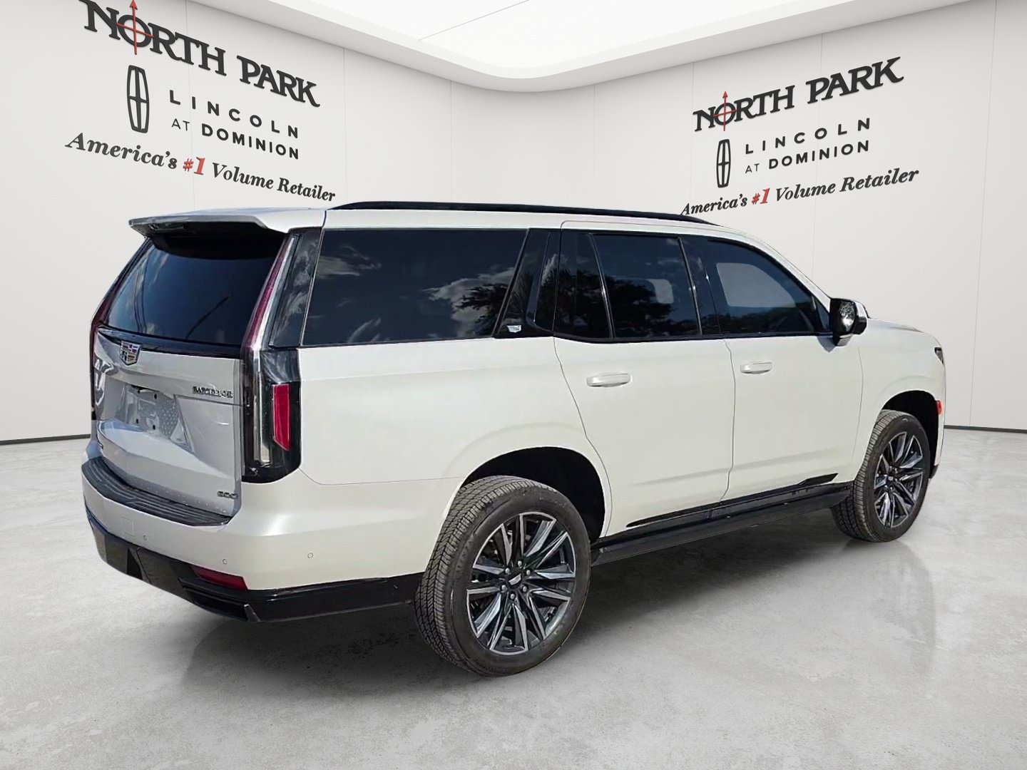 Used 2024 Cadillac Escalade Sport Platinum RWD image 5