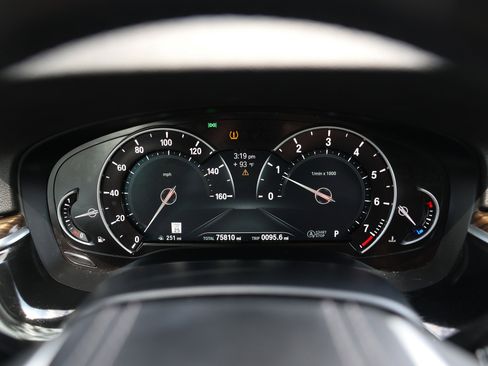 Used 2018 BMW 530i w/ Premium Package RWD image 34