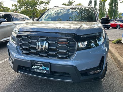 Used 2023 Honda Passport TrailSport image 2