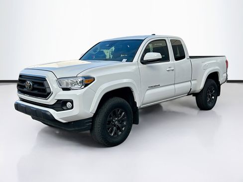 Used 2021 Toyota Tacoma SR5 image 3