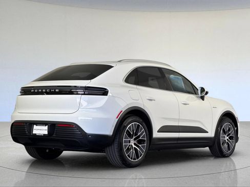 Certified 2026 Porsche Macan 4 Electric AWD/4WD image 8