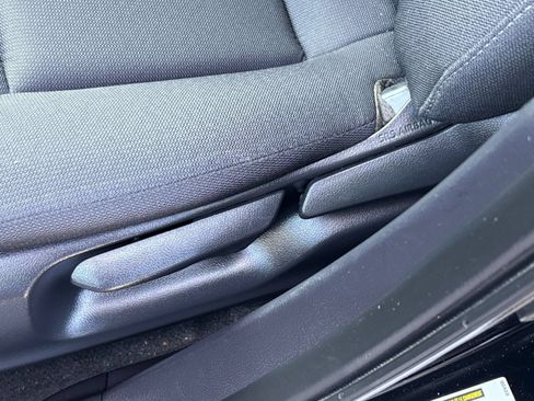 Used 2025 Toyota Corolla LE FWD image 22