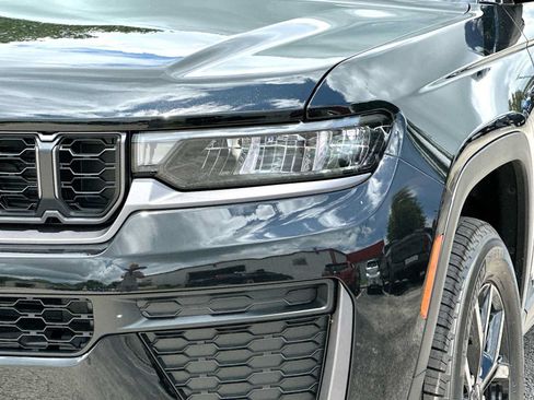 New 2026 Jeep Grand Cherokee Altitude RWD image 16