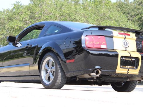 Used 2006 Ford Mustang GT RWD image 11