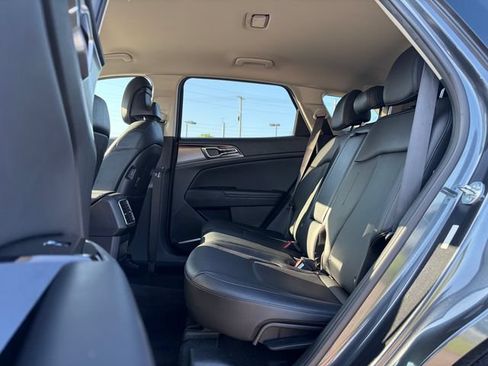 Used 2023 Kia Sportage EX FWD image 15