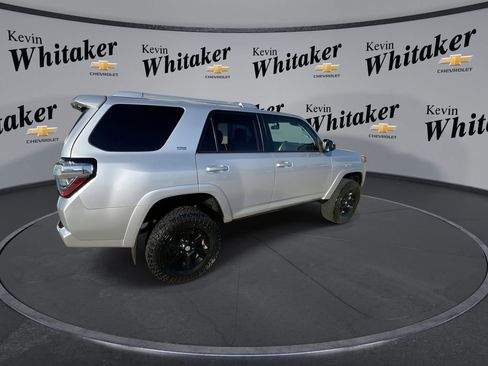 Used 2018 Toyota 4Runner SR5 RWD image 8