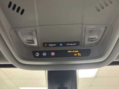 Used 2023 GMC Acadia SLE image 49