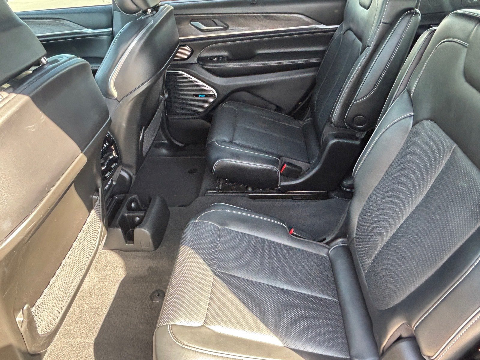 Used 2021 Jeep Grand Cherokee L Overland w/ Advanced Protech Group III AWD/4WD image 30