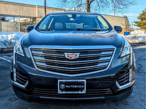 Used 2017 Cadillac XT5 Luxury image 2