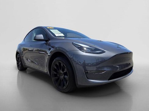 Used 2023 Tesla Model Y 2WD image 7