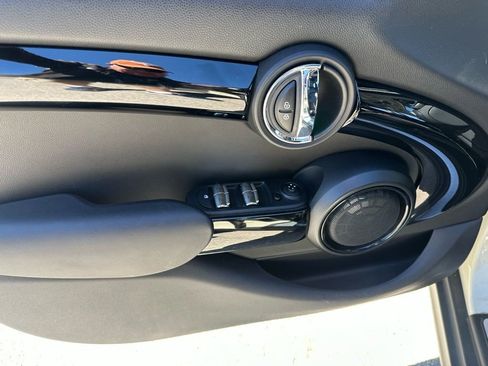 Used 2019 MINI Cooper S image 23