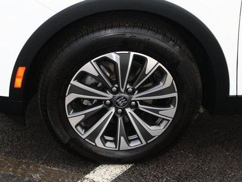 Used 2024 Buick Envision Preferred image 2