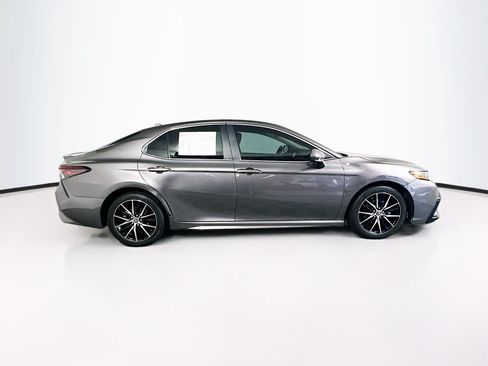 Used 2021 Toyota Camry SE FWD image 2