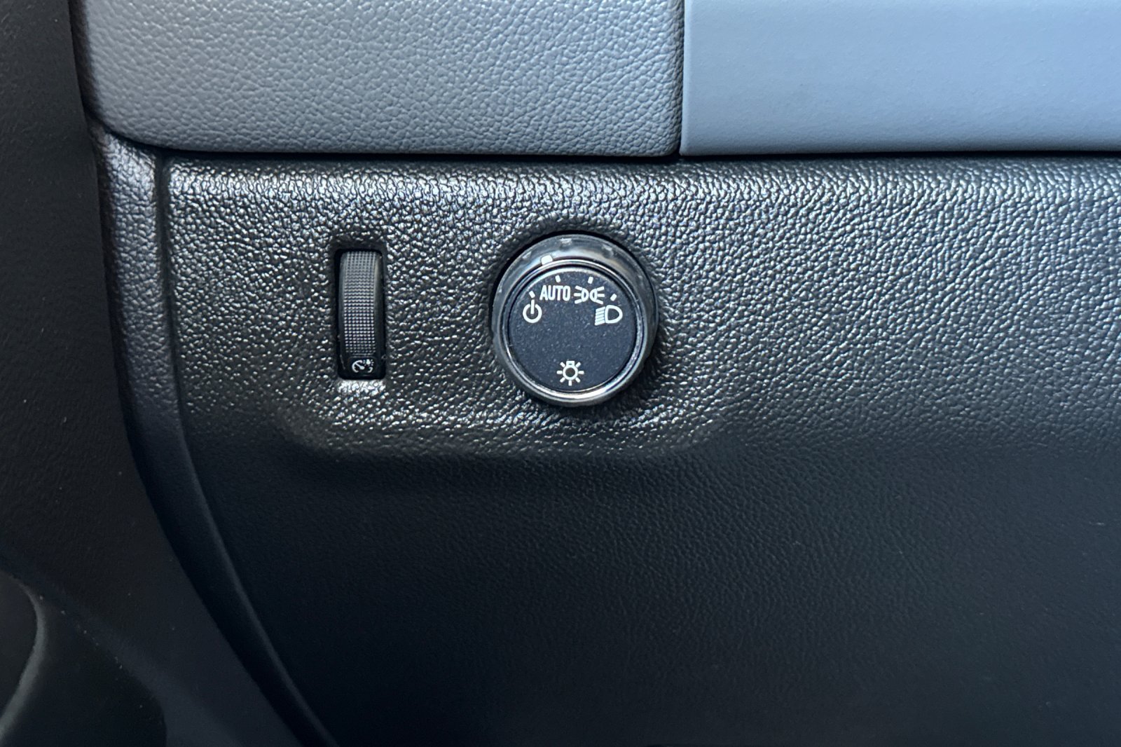 Used 2019 Chevrolet Colorado W/T RWD image 30