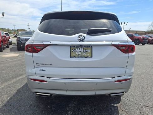 Used 2023 Buick Enclave Essence w/ Experience Buick Package AWD/4WD image 6