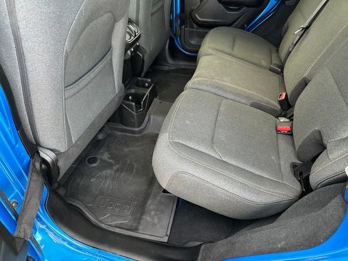 Used 2024 Jeep Wrangler Unlimited Sport AWD/4WD image 33