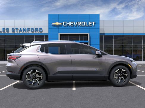 New 2026 Chevrolet Equinox EV LT image 5