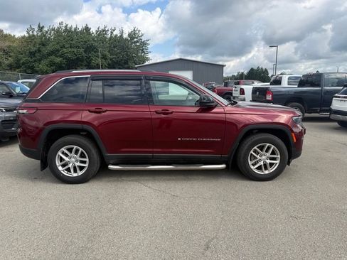 Used 2023 Jeep Grand Cherokee Laredo X AWD/4WD image 13
