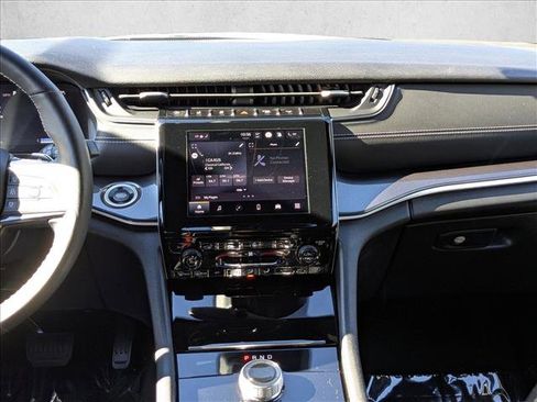 Used 2022 Jeep Grand Cherokee L Laredo image 16