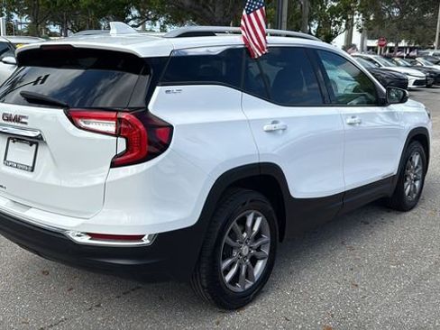 Used 2024 GMC Terrain SLT image 9