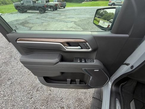 Used 2025 Chevrolet Silverado 1500 RST w/ Convenience Package II AWD/4WD image 5
