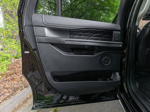 Used 2018 Ford Expedition Max Platinum AWD/4WD image 33