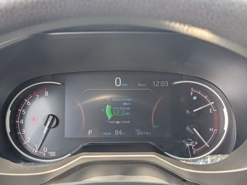 Used 2024 Toyota RAV4 XLE FWD image 32