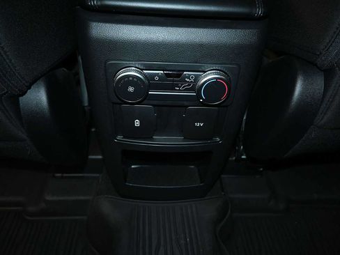 Used 2021 Ford Explorer XLT w/ Class III Trailer Tow Package AWD/4WD image 19
