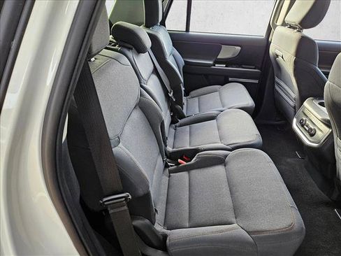 Used 2025 Ford Expedition Active image 20