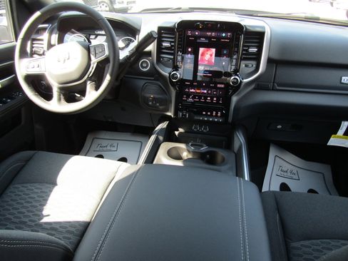 New 2026 RAM 3500 Big Horn AWD/4WD image 21