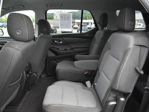 Used 2018 Chevrolet Traverse LT FWD image 17