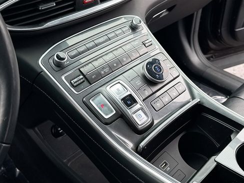 Used 2022 Hyundai Santa Fe Limited image 11