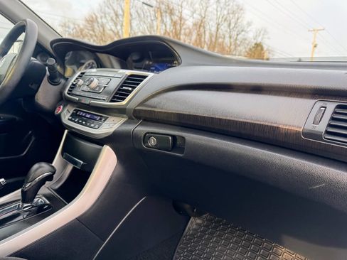 Used 2015 Honda Accord EX image 27