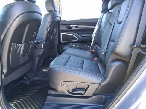 Used 2021 Kia Telluride EX w/ Towing Package AWD/4WD image 9