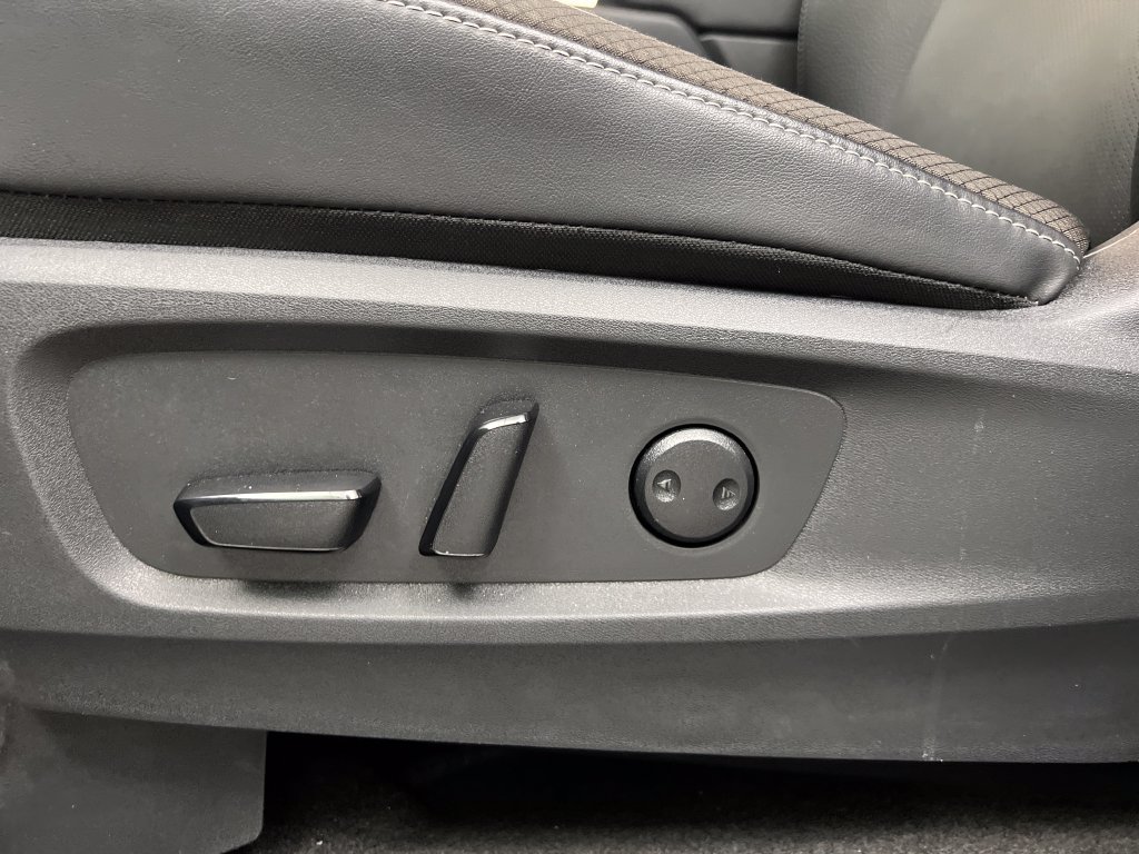 Used 2026 Nissan Pathfinder SL FWD image 13
