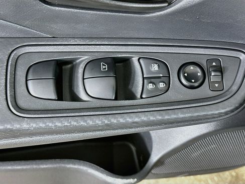 Used 2025 Nissan Versa S w/ S Plus Package FWD image 15