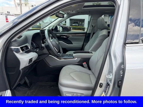 Used 2022 Toyota Highlander Platinum FWD image 10