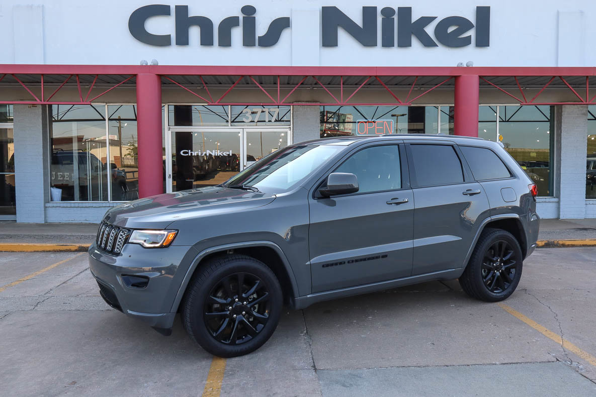 Used 2022 Jeep Grand Cherokee Laredo X RWD image 1