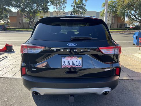 Used 2020 Ford Escape SE image 7