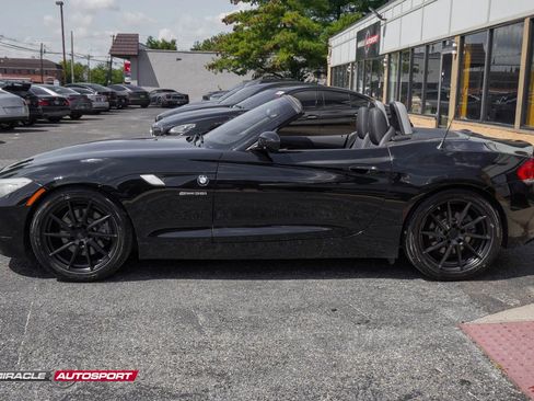 Used 2011 BMW Z4 sDrive35i image 4