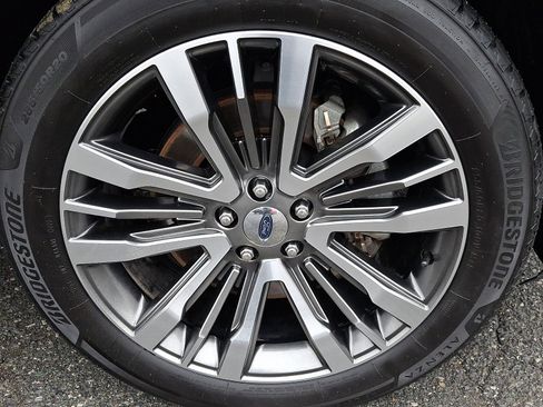 Used 2016 Ford Explorer Platinum image 8