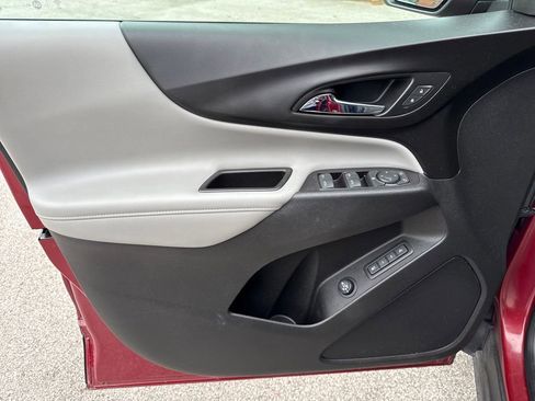 Used 2018 Chevrolet Equinox Premier FWD image 13