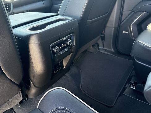Used 2026 Chevrolet Tahoe Premier AWD/4WD image 15