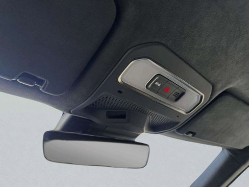 Used 2022 Rivian R1T Adventure image 32