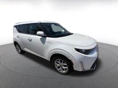 Used 2025 Kia Soul LX w/ LX Technology Package image 1