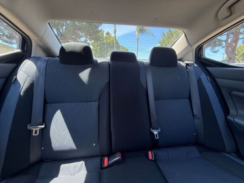 Used 2025 Nissan Versa SV image 34