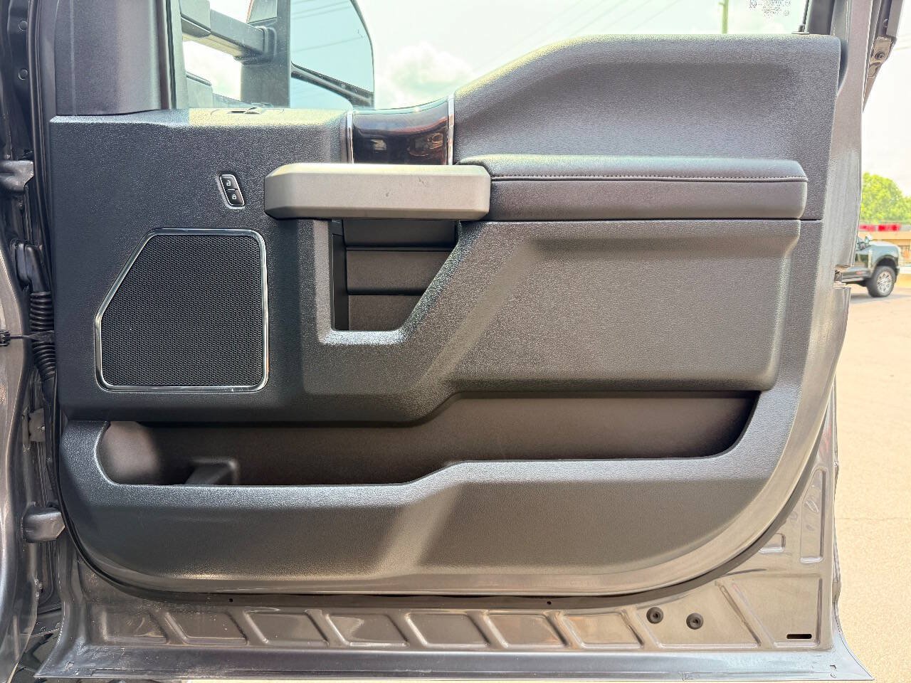 Used 2022 Ford F350 Platinum AWD/4WD image 44