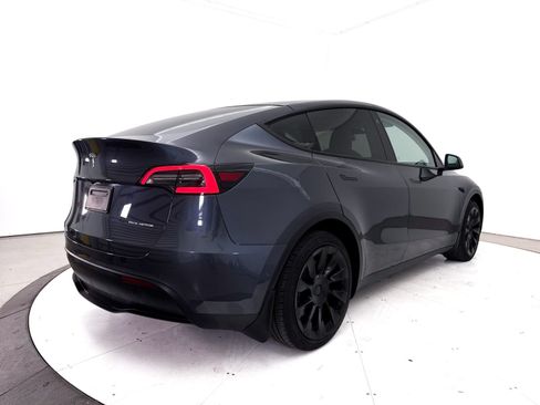Used 2021 Tesla Model Y Long Range AWD/4WD image 18
